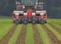 Un strip-till rotatif arrive de Suisse