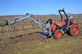 Crocotrac : une mini-pelle sur l’avant du tracteur