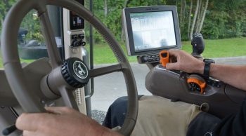 Quelle attestation utiliser pour circuler en tracteur ?